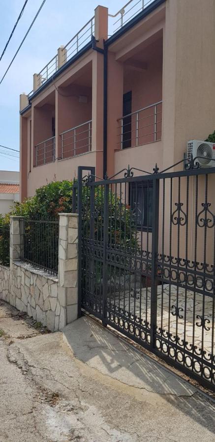 Villa Persik Utjeha-Bušat Extérieur photo
