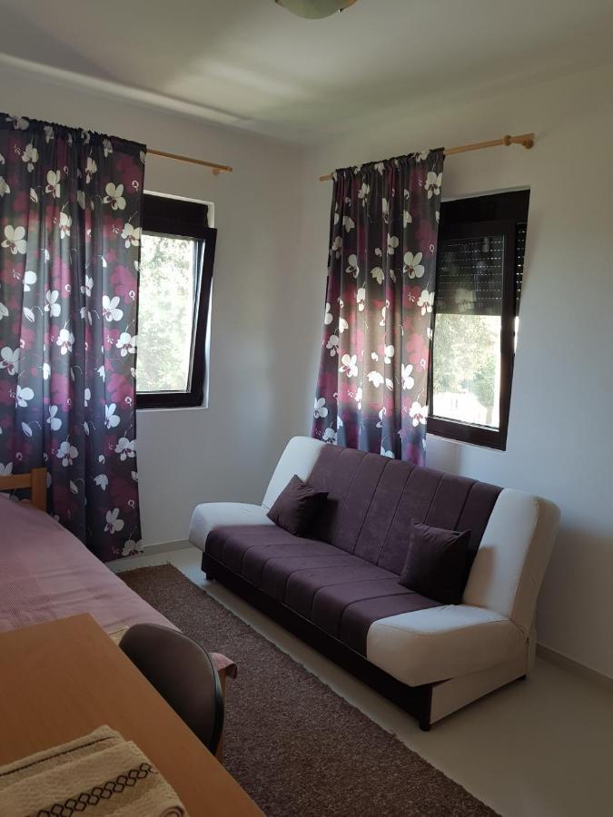 Villa Persik Utjeha-Bušat Extérieur photo